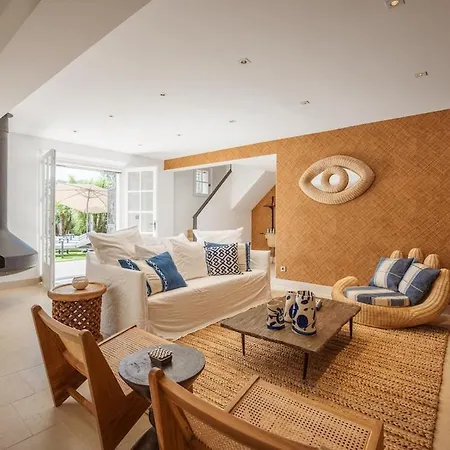 Taman, 5 Chambres, Proche Et Centre-ville Вилла Сен-Тропе