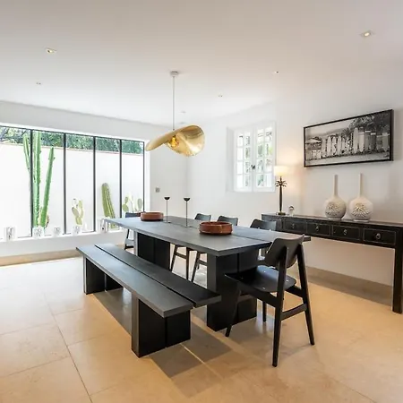 Taman, 5 Chambres, Proche Et Centre-ville Вилла Сен-Тропе