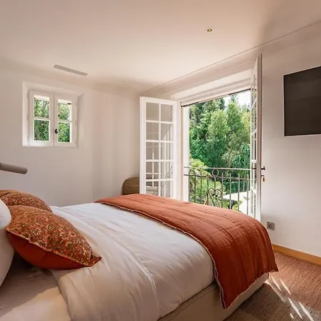 Вилла Taman, 5 Chambres, Proche Et Centre-ville *