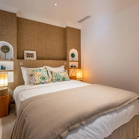 Taman, 5 Chambres, Proche Et Centre-ville Вилла Сен-Тропе
