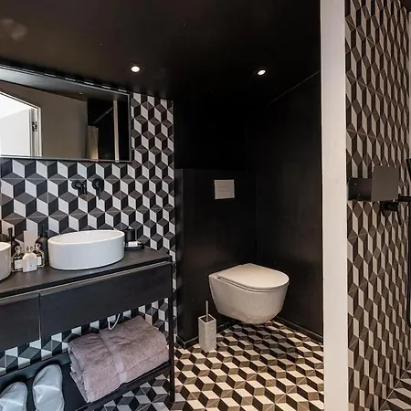 Taman, 5 Chambres, Proche Et Centre-ville Вилла
