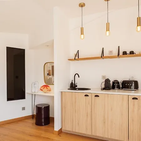 Вилла Taman, 5 Chambres, Proche Et Centre-ville